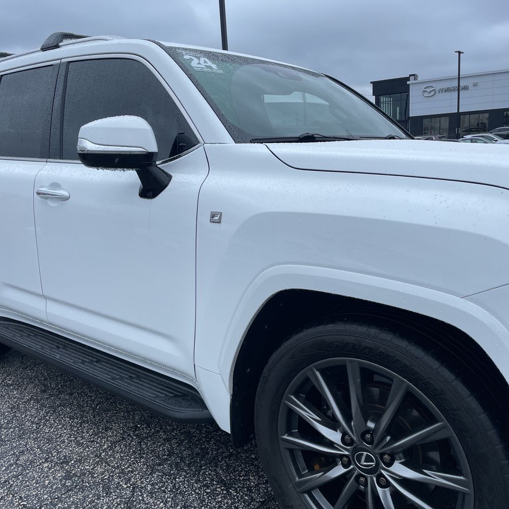 2024 Lexus LX 600 - Image 21