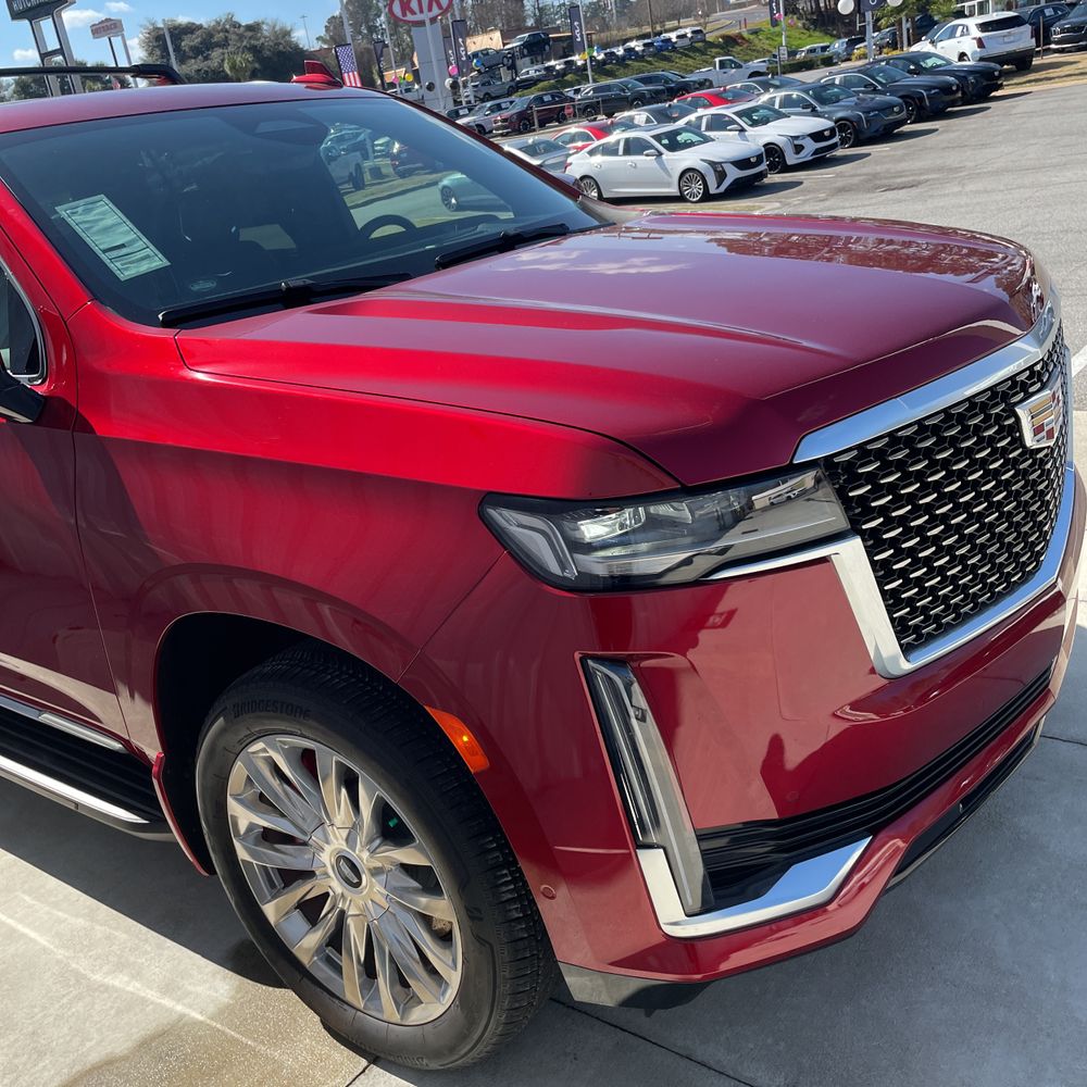 2024 Cadillac Escalade ESV - Image 3