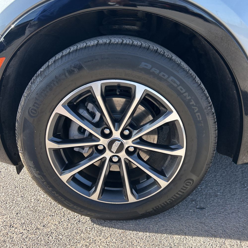 2024 Cadillac XT4 - Image 8