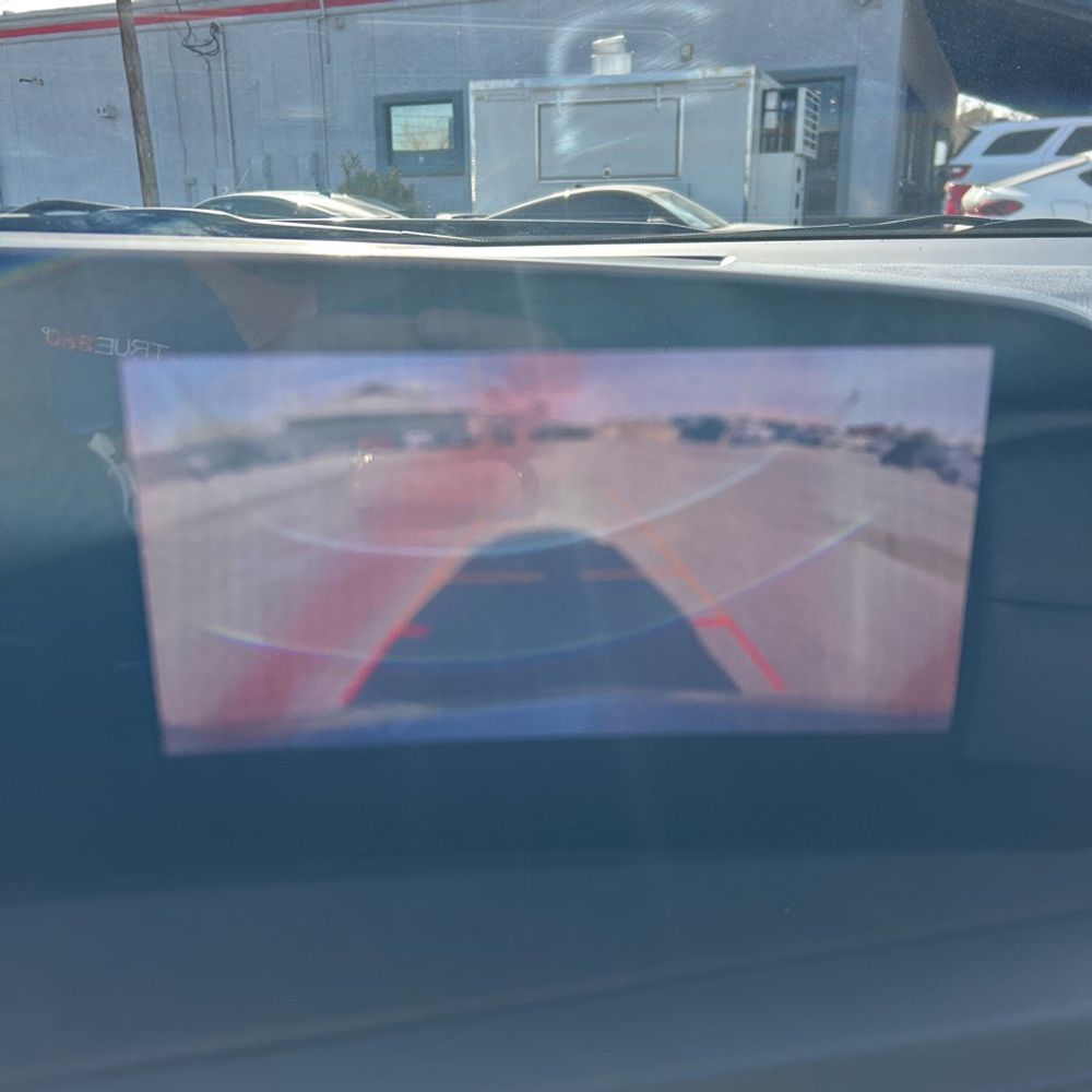 2024 Cadillac XT4 - Image 29