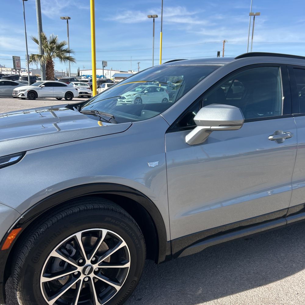 2024 Cadillac XT4 - Image 34