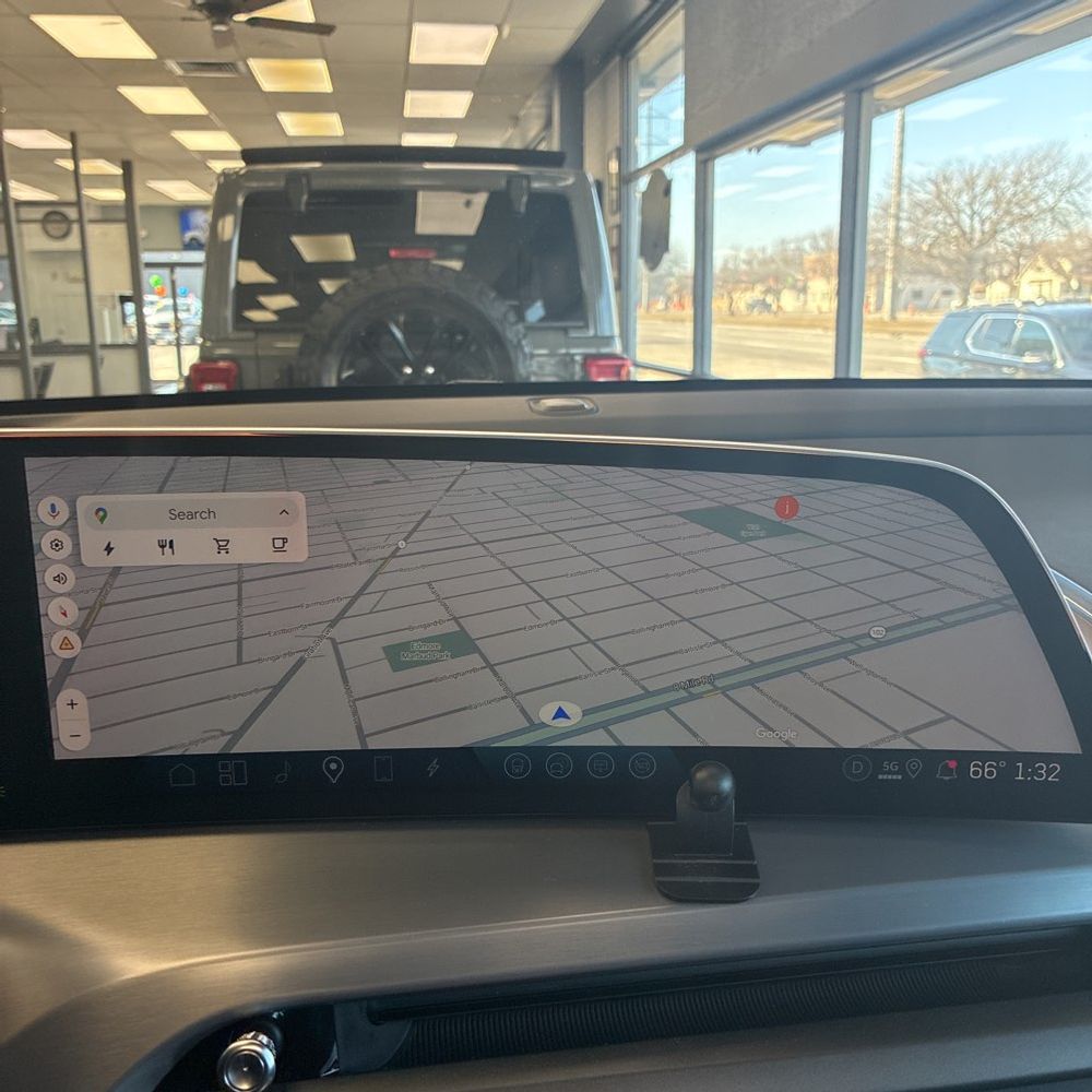 2026 Cadillac Vistiq Sport - Image 24