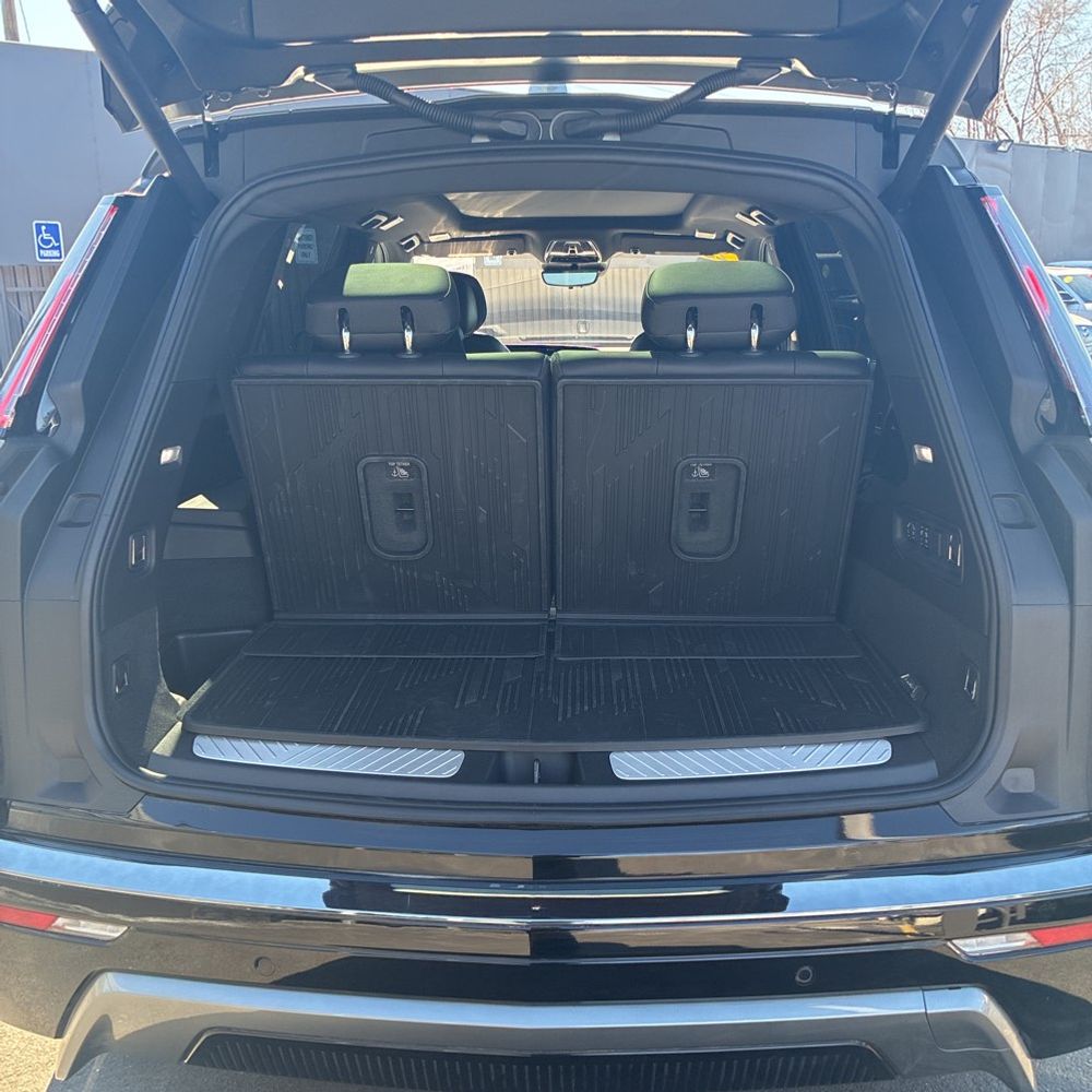 2026 Cadillac Vistiq Sport - Image 45