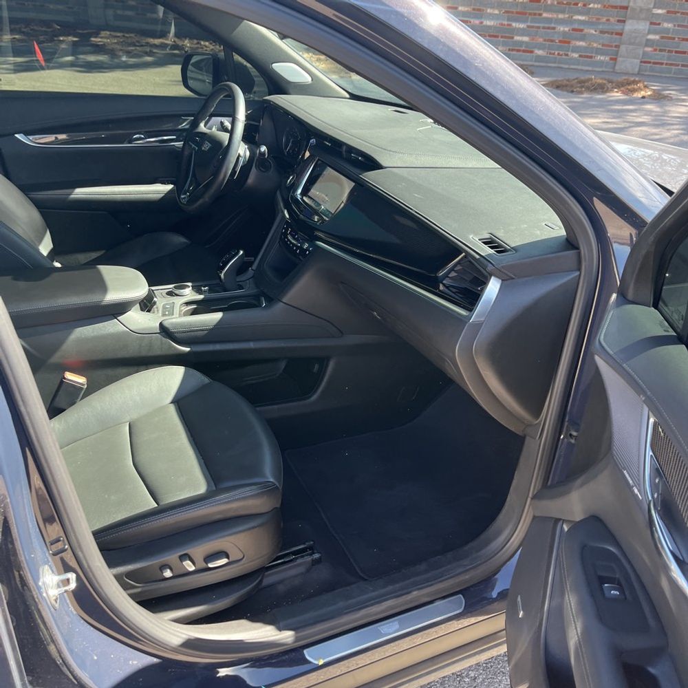 2024 Cadillac XT6 - Image 8