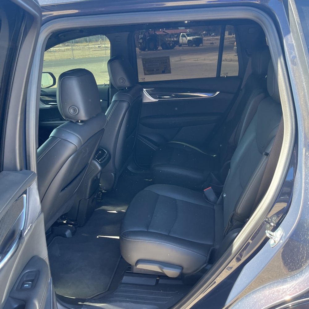 2024 Cadillac XT6 - Image 13
