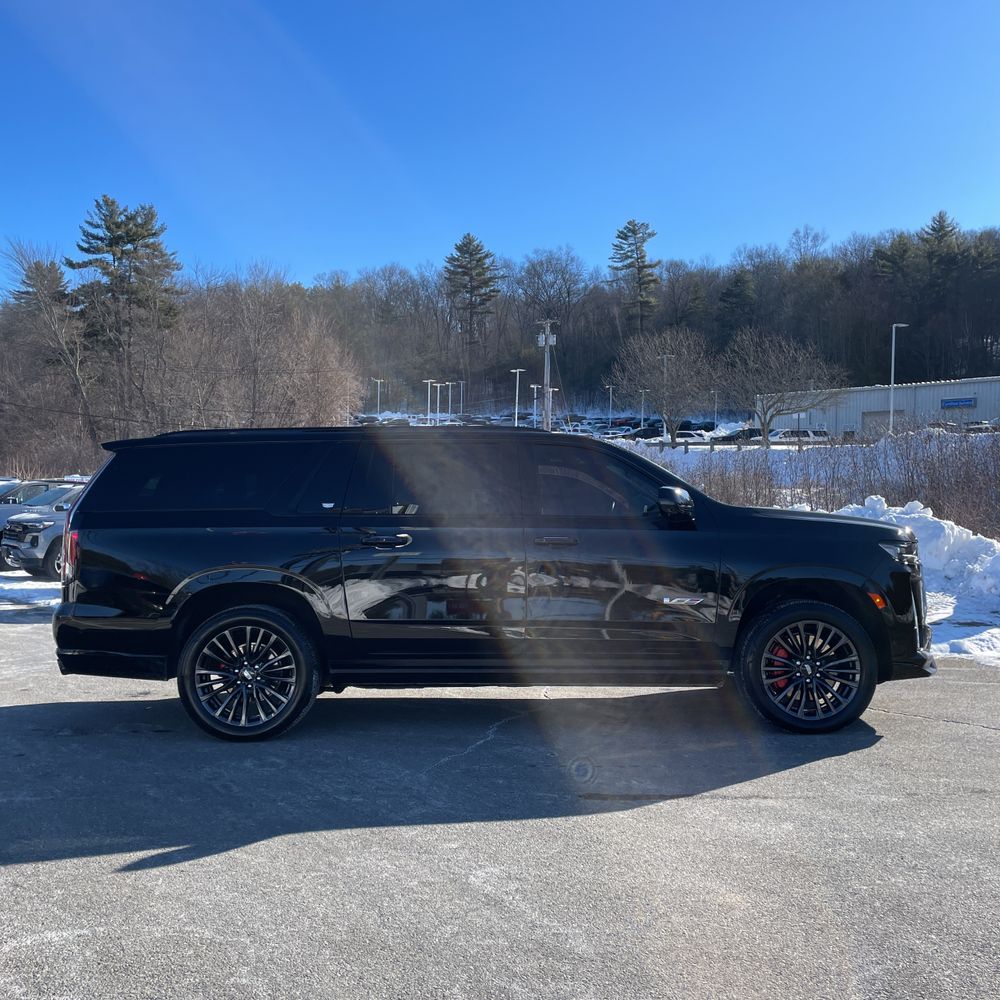 2024 Cadillac Escalade-V ESV - Image 36