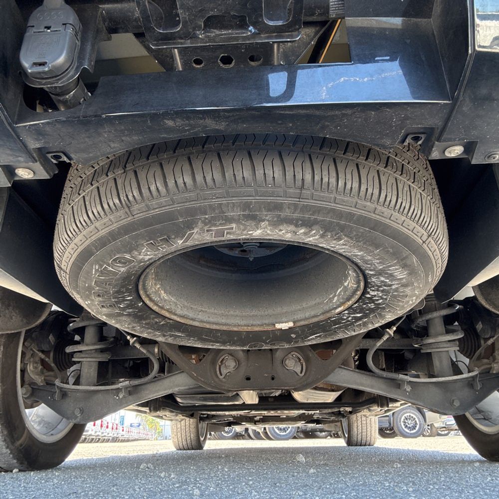 2022 Cadillac Escalade ESV - Image 8