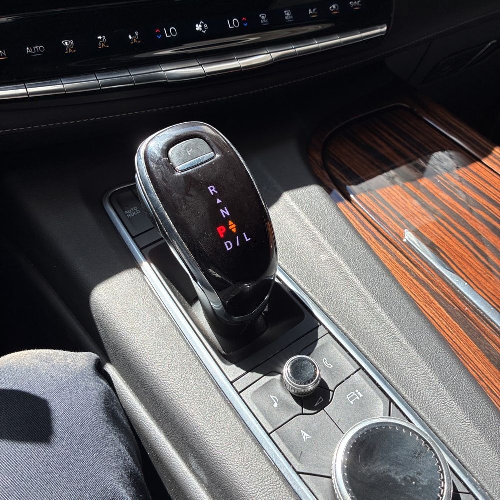 2022 Cadillac Escalade ESV - Image 17