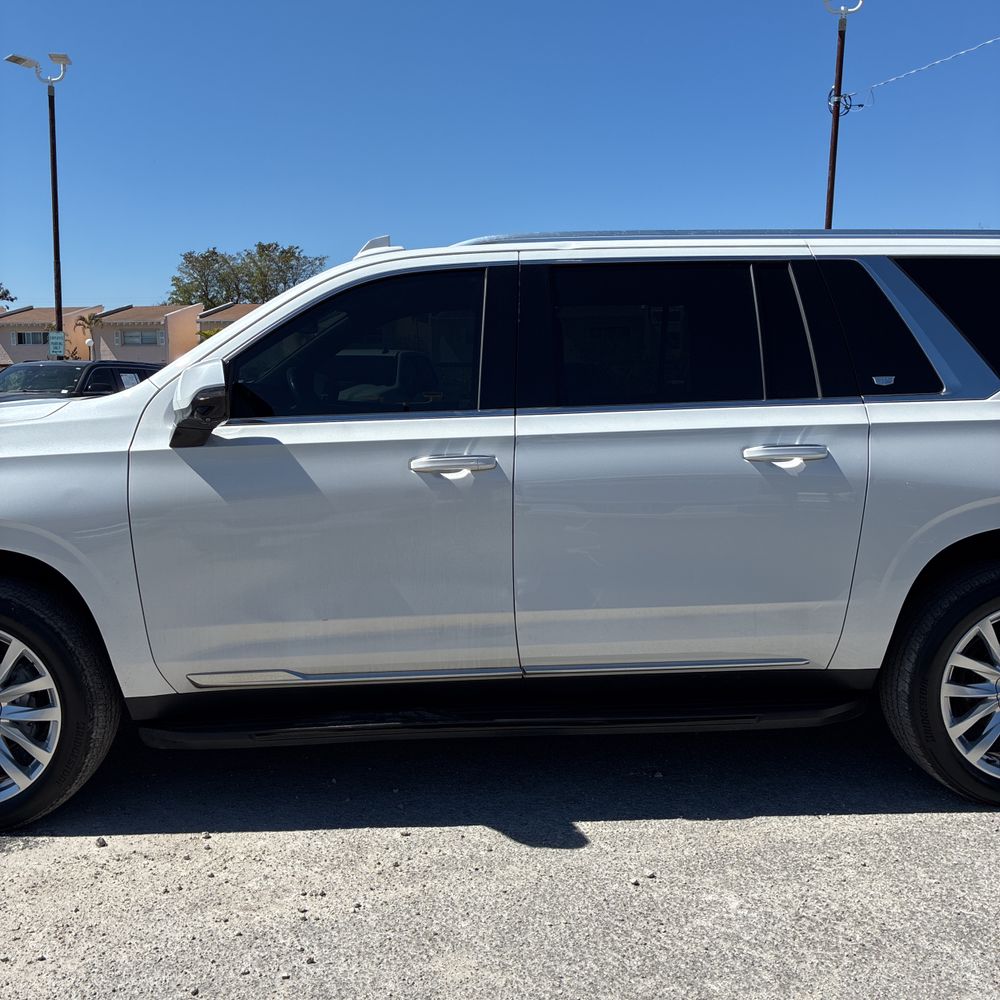 2022 Cadillac Escalade ESV - Image 23