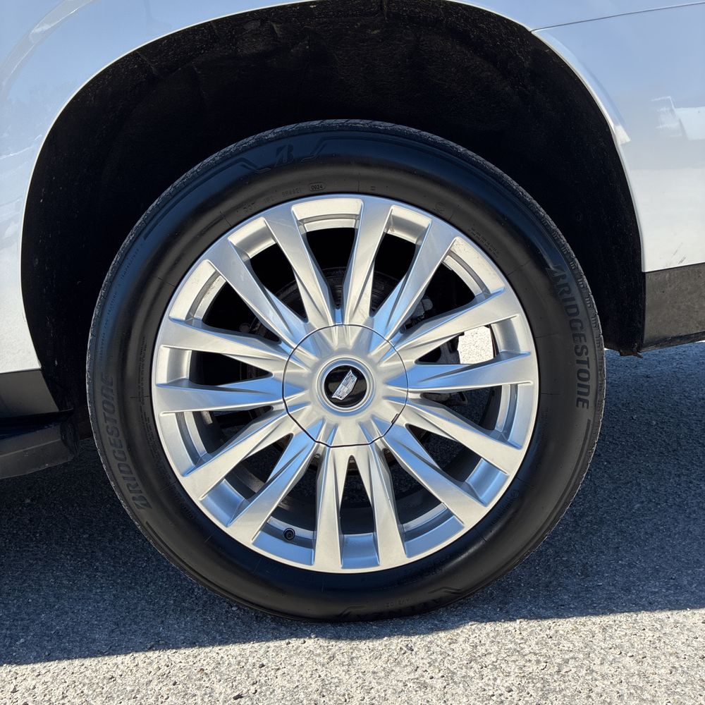 2022 Cadillac Escalade ESV - Image 25