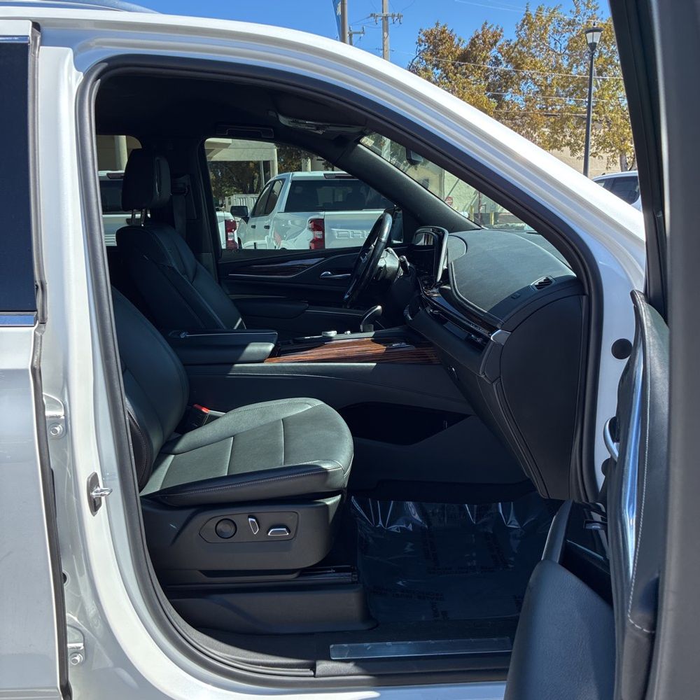 2022 Cadillac Escalade ESV - Image 30