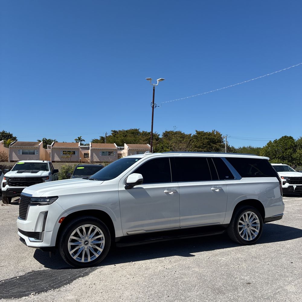 2022 Cadillac Escalade ESV - Image 36