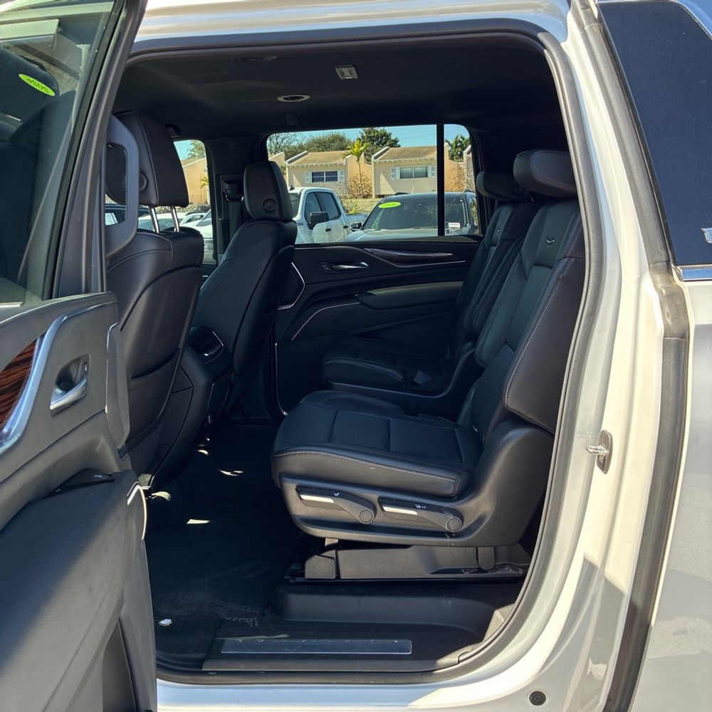 2022 Cadillac Escalade ESV - Image 41